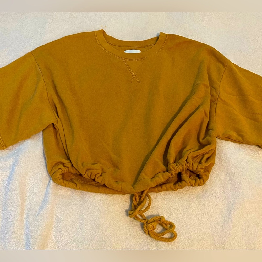 AEO Women’s Cropped shirt size: M